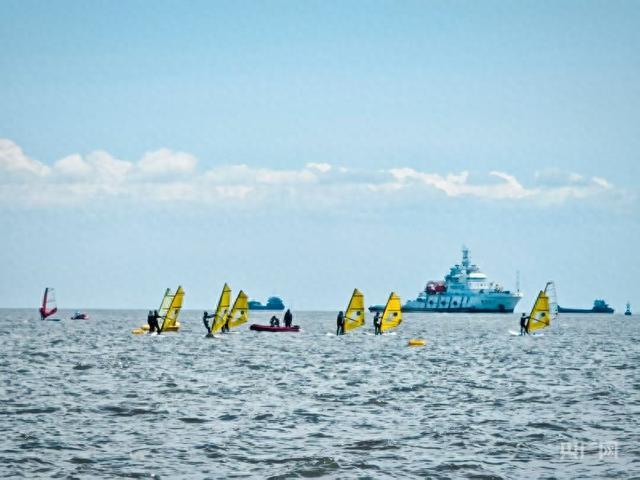 消費新觀察丨水上運動點燃夏日消費活力(圖1)